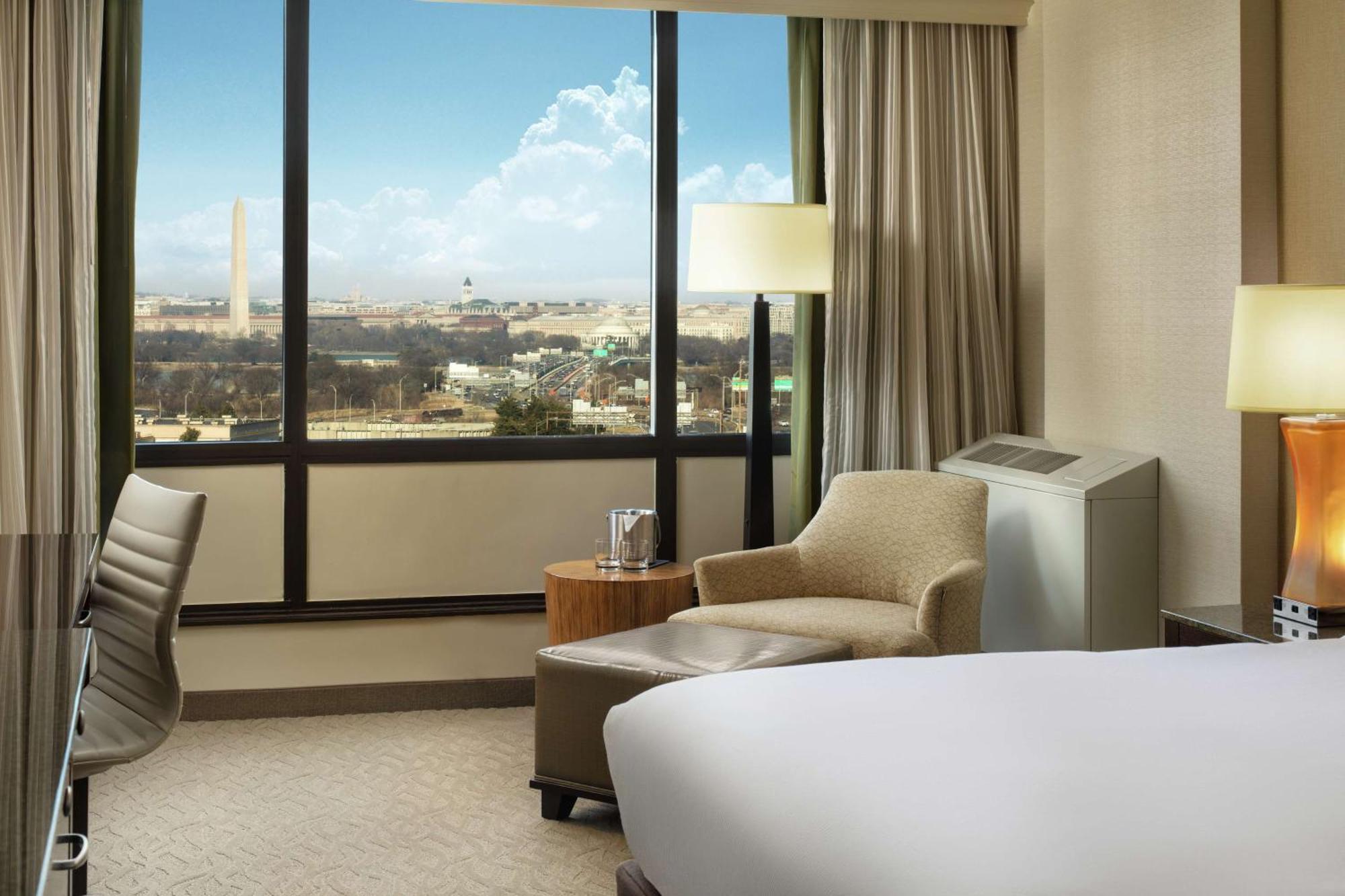 ดับเบิ้ลทรี วอชิงตัน ดีซี คริสตัลซิตี้ โฮเต็ล Hotel อาร์ลิงตัน ภายนอก รูปภาพ